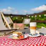 Czarna Owca Bed & Breakfast 3*