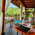 Bed & Breakfast Czarna Owca 3*