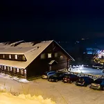 Czarna Owca 3*