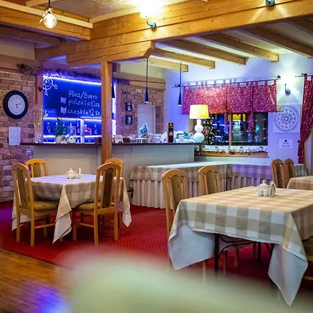 Czarna Owca Couette-café 3*