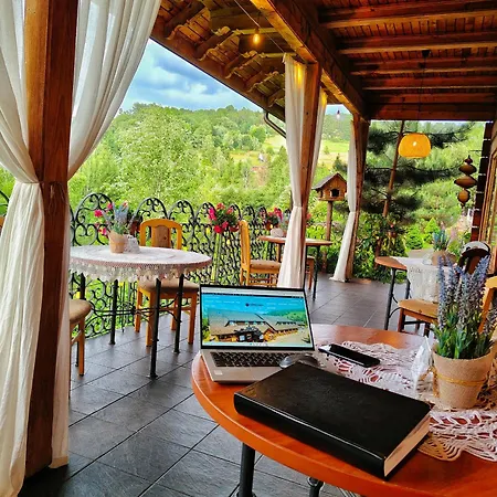 Couette-café Czarna Owca 3*
